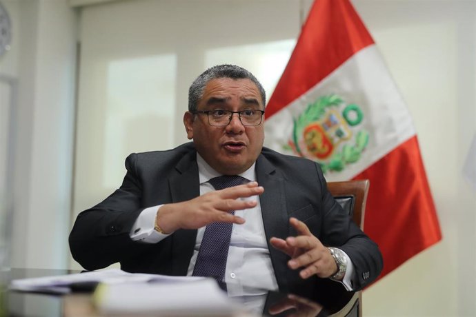 Archivo - El ministro del Interior de Perú, Juan José Santívañez