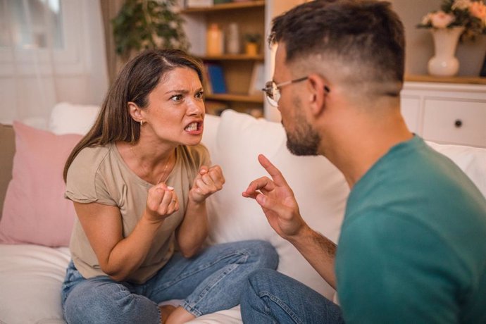 Archivo - Pareja discutiendo.