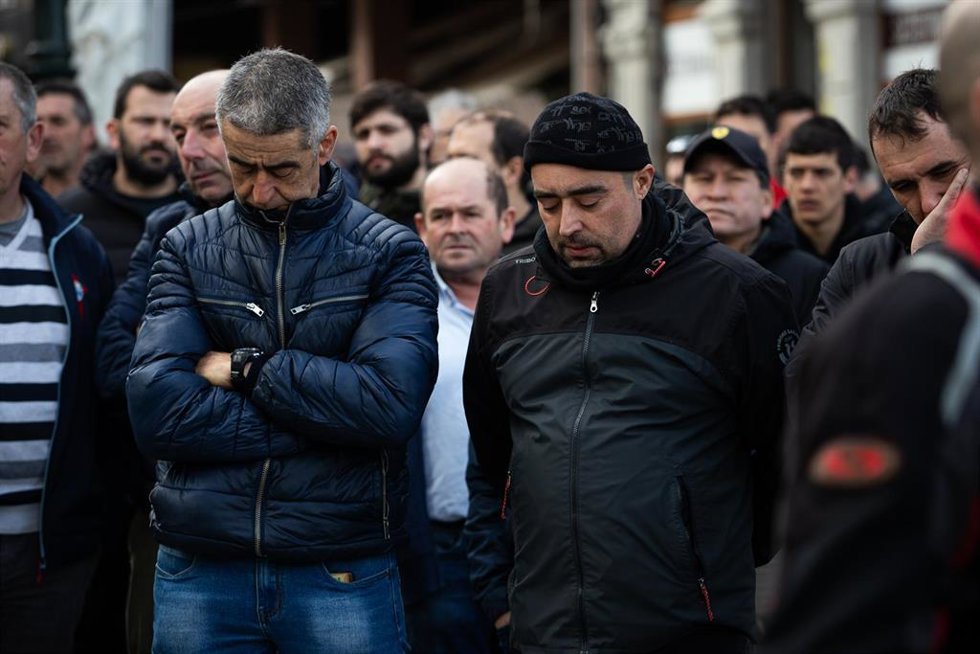 Archivo - Trabajadores durante una movilización del sector metalúrgico, a 14 de marzo de 2024, en Vigo, Pontevedra, Galicia, (España). Trabajadores del sector metalúrgico se han concentrado a las puertas de los distintos astilleros de la ciudad de Vigo 