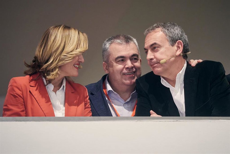 El secretario de Organización del PSOE, Santos Cerdán, junto con la ministra Pilar Alegría y el expresidente del Gobierno, José Luis Rodríguez Zapatero, en el 13 Congreso del PSN.