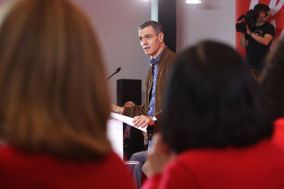 El secretario general del PSOE y presidente del Gobierno, Pedro Sánchez, interviene durante el XV Congreso del PSIB-PSOE, en el Hotel Hipotels Convention Centre Playa de Palma, a 22 de marzo de 2025, en Palma de Mallorca, Mallorca, Baleares (España).