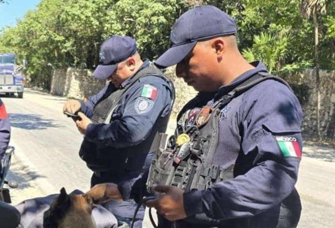 Policiais no estado mexicano de Quintana Roo, na Península de Yucatán