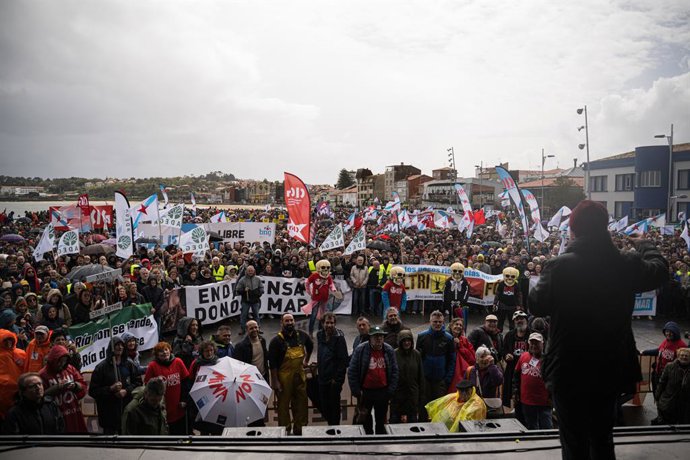 Manifestação em A Pobra (A Coruña) contra a Altri e a mina Touro-O Pino. Em 22 de março de 2025.