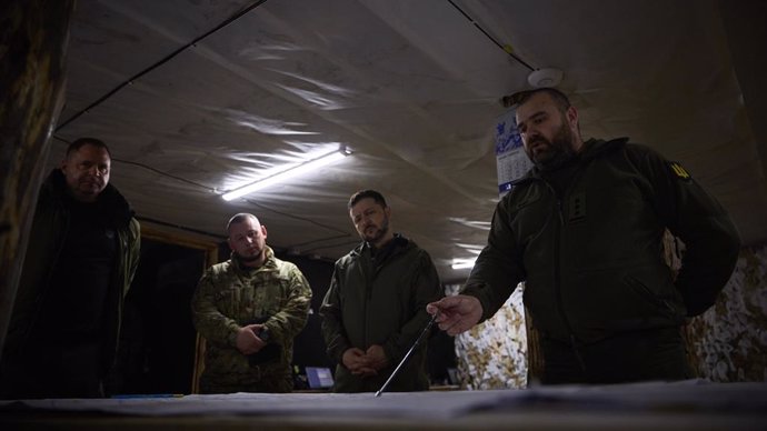 Zelenski en la seva visita a les forces de Pokrovsk