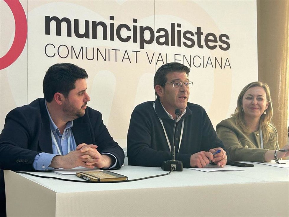 La Unió Municipalista registrará en abril la iniciativa para conseguir la bajada del listón electoral del 5 al 3%.