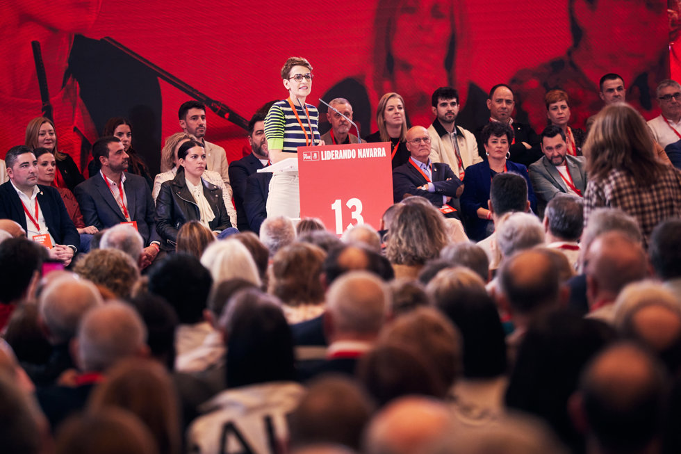 La secretaria general del PSN y presidenta del Gobierno de Navarra, María Chivite, interviene durante el 13 Congreso del PSN.