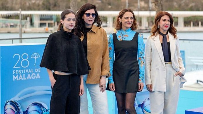 Imagen del elenco de la película 'Los Tortugas' en el Festival de Málaga.