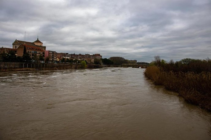 O rio Tejo passa por Talavera.