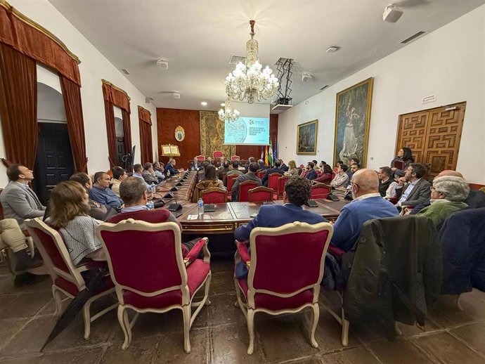 El presidente de Diputación se reúne con empresas de la provincia para "potenciar el tejido productivo"