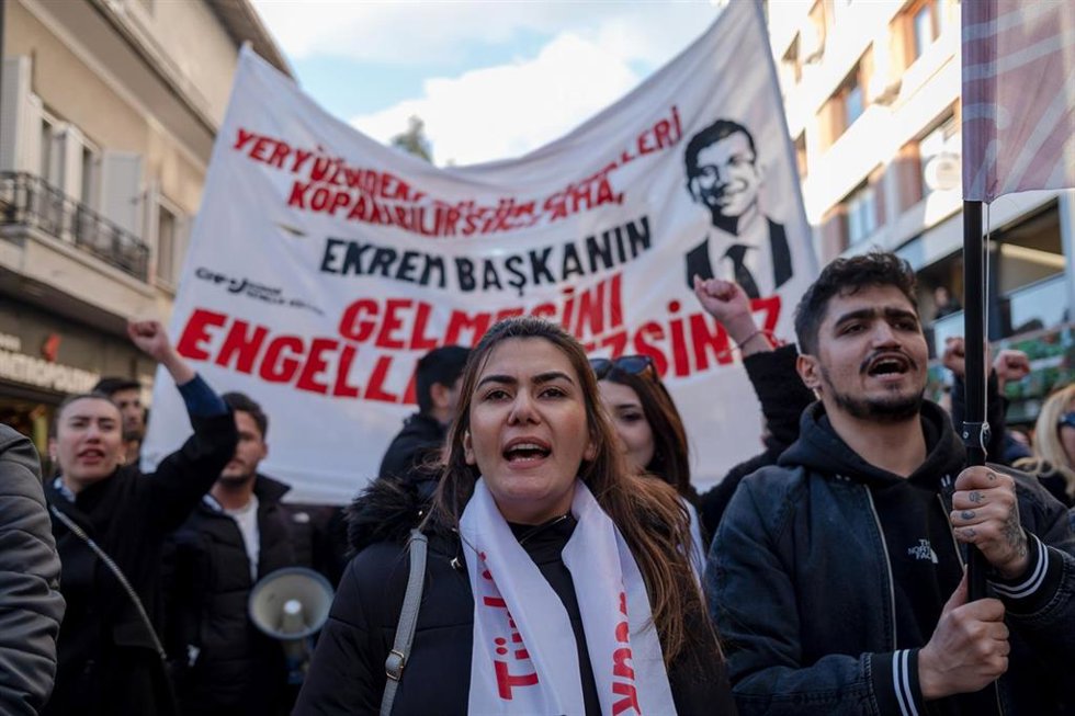 Protestas a favor del alcalde de Estambul, Ekrem Imamoglu 