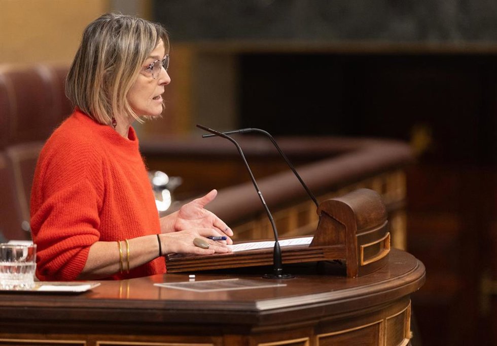 Archivo - La diputada del PNV Idoia Sagastizabal interviene durante una sesión plenaria en el Congreso de los Diputados, a 12 de febrero de 2025, en Madrid (España).