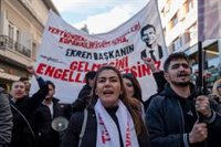 Imamoglu convida la població a votar avui a les primàries del seu partit com a protesta per la seva detenció