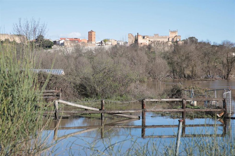 Desbordamiento del Alberche a su paso por Escalona