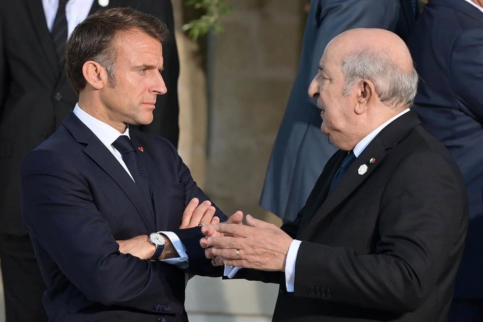 Archivo - Emmanuel Macron y Abdelmayid Tebune