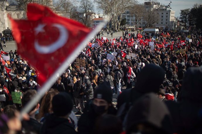 Manifestació contra la detenció de l'alcalde d'Istanbul, Ekram Imamoglu  