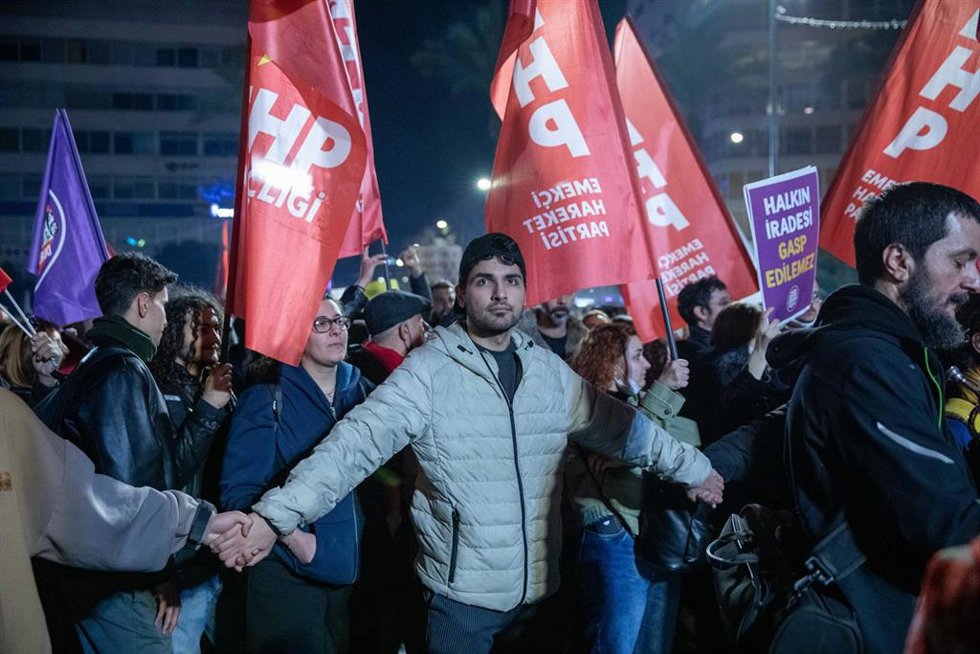 Protestas contra la detención de Ekram Imamoglu en Turquía