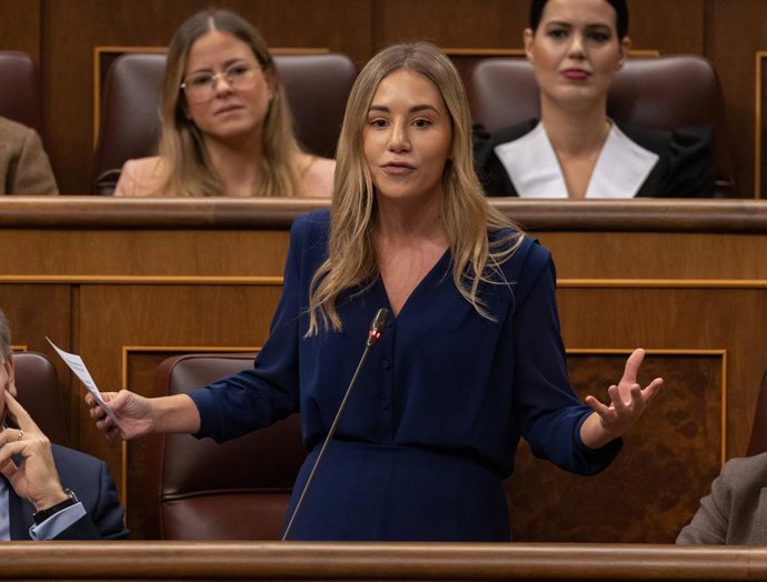 Archivo - Arquivo - A deputada do PP Noelia Núñez intervém durante uma sessão de controle do governo no Congresso dos Deputados, em 13 de dezembro de 2023, em Madri (Espanha). O Congresso realiza sua primeira sessão de controle governamental sem a presenç