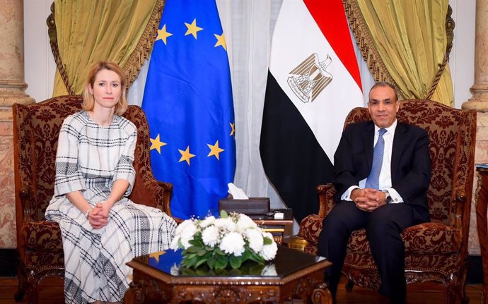 La Alta Representante para la Política Exterior de la UE, Kaja Kallas, junto al ministro de Exteriores de Egipto, Badr Abdel Aaty