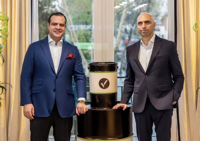 El consejero delegado de Viroque Energy, Joaquín Valcarce, y el director financiero, Javier de la Cuadra