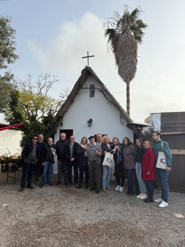 El diputado con la comitiva en Meliana