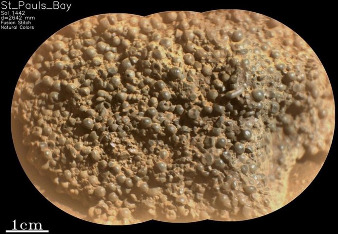La imagen revela cientos de extraños objetos de forma esférica que componen la roca denominada St.Pauls Bay
