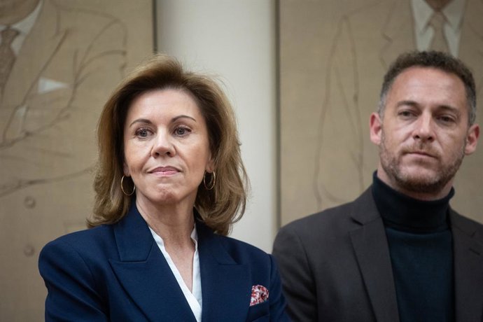 A ex-ministra da Defesa e ex-secretária-geral do Partido Popular, María Dolores Cospedal, na Comissão de Inquérito sobre a chamada "Operação Catalunha", no Congresso dos Deputados, em 24 de março de 2025, em Madri (Espanha). A comissão e