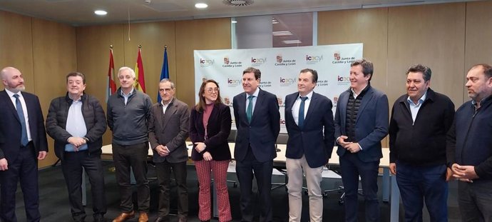 Fernández Carriedo y González Corral en la firma del Protoco con la IGP Queso Castellano