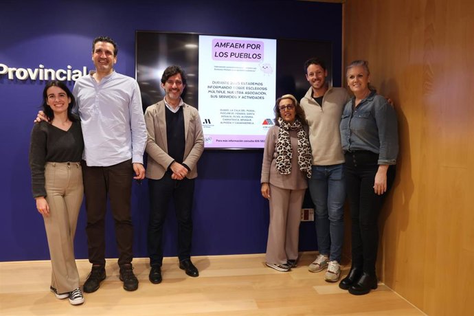 La Diputación de Málaga financia un proyecto de la Asociación Malagueña de Familiares y Afectados de Esclerosis Múltiple (Amfaem) para intervención sociocomunitaria dirigida a personas afectadas por esclerosis múltilple y a sus cuidadores