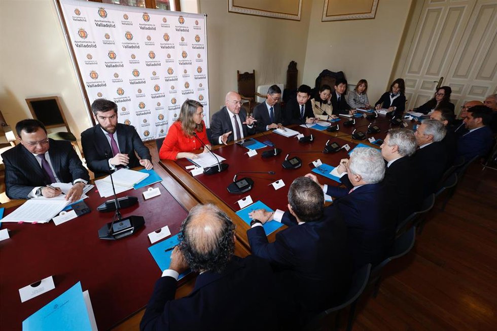 Reunión de los empresarios vallisoletanos con la Embajada China dentro del programa 'Valladolid Now' de Ayuntamiento y CEOE.