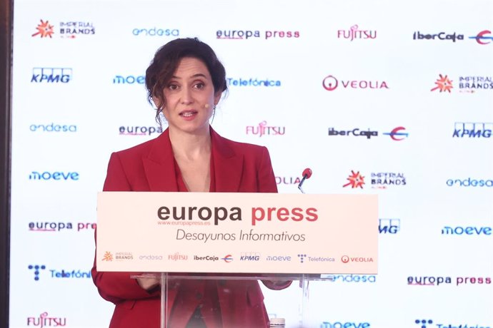 La presidenta de la Comunidad de Madrid, Isabel Díaz Ayuso, interviene durante un desayuno informativo de Europa Press, en el Hotel Rosewood Villa Magna, a 24 de marzo de 2025, en Madrid (España).