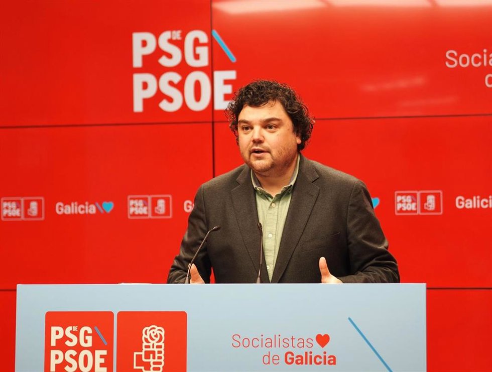 El portavoz de la Ejecutiva del PSdeG, Julio Torrado, en rueda de prensa