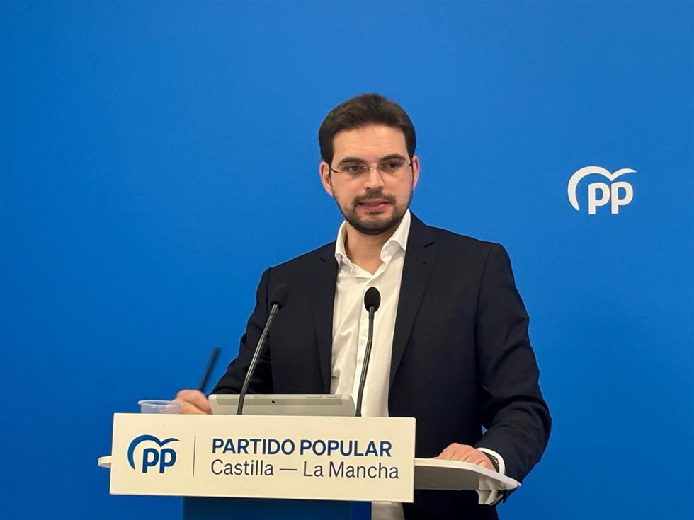 El portavoz adjunto del PP en las Cortes de C-LM, Santiago Serrano.