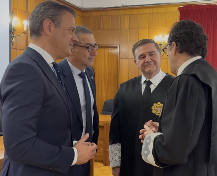 El consejero Marcos Ortuño, en el acto de toma de posesión de Fernando Castillo Rigabert como magistrado de la Sala Civil y Penal del TSJ