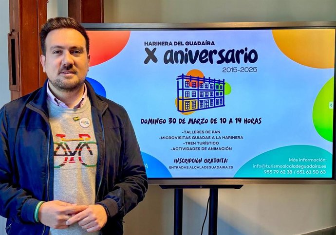 El delegado de Turismo, Cultura, Patrimonio y Museos, Christopher Rivas, en la presentación de la programación especial en La Harinera del Guadaíra.