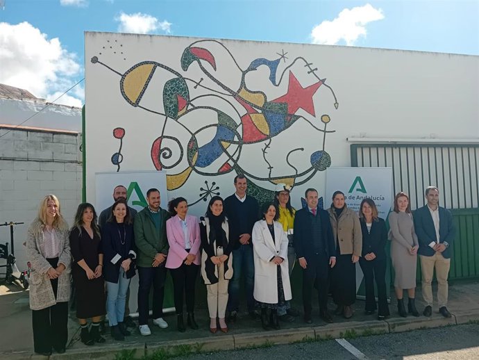 Foto de familia del inicio del ciclo de conferencias 'Se busca talento, se busca mujer para la industria andaluza'.