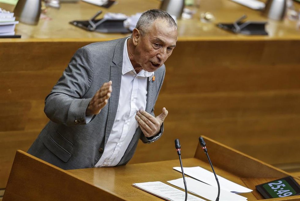 Archivo - El síndic de Compromís en Les Corts, Joan Baldoví, en una imagen de archivo