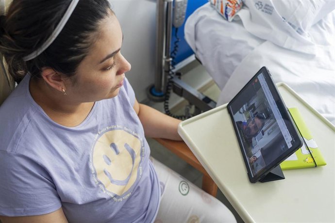 La ayuda a la natalidad de la Diputacion de Ourense aumentará para las familias numerosas o de miembros con discapacidad