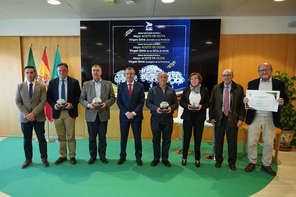 Acto de entrega de premios a los mejores aceites de oliva virgen extra de la provincia, de las sierras de Sevilla y ecológico de la presente campaña