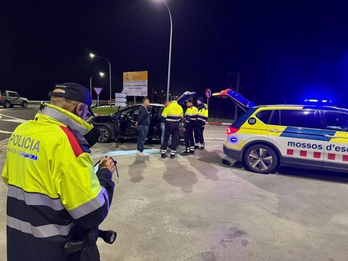 Un dels controls nocturns dels Mossos d'Esquadra