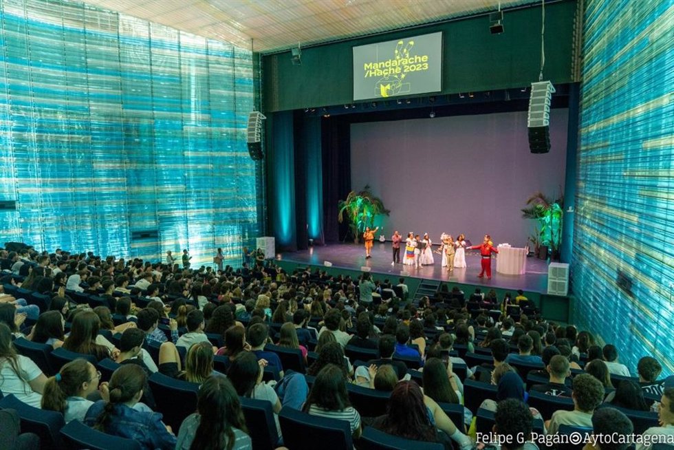 Encuentro con finalistas del Premio Mandarache 2023