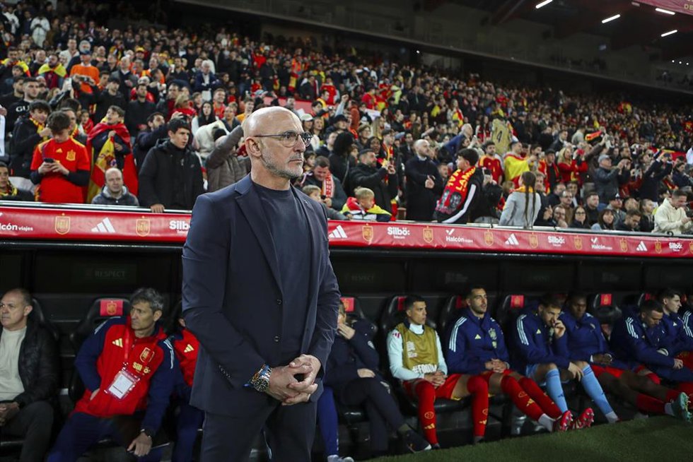 El seleccionador español absoluto, Luis de la Fuente, durante la vuelta de los cuartos de final de la Liga de Naciones ante Países Bajos en Mestalla (Valencia).