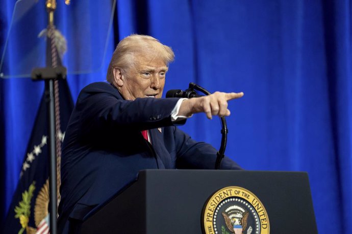 14 de março de 2025, Washington, Dc, Estados Unidos: O presidente dos EUA, Donald Trump, faz comentários durante um evento no Grande Salão do Departamento de Justiça, em 14 de março de 2025, em Washington, D.C. Em um discurso de campanha de uma hora, repl