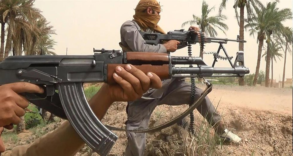 Archivo - Combatientes del grupo terrorista cerca de Faluya, en Irak (archivo)
