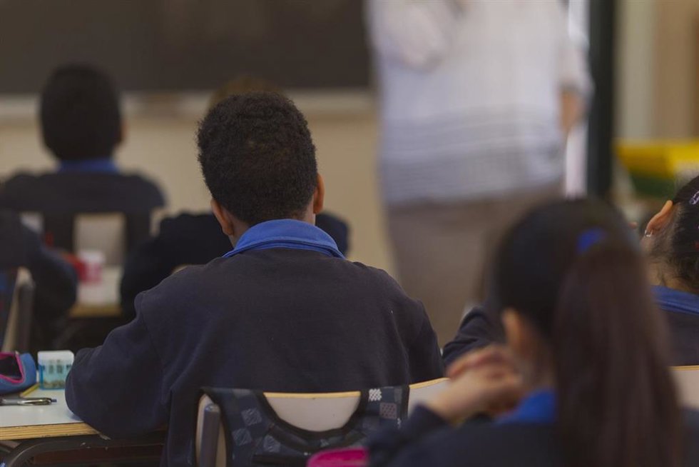 Imagen de un aula en una escuela pública