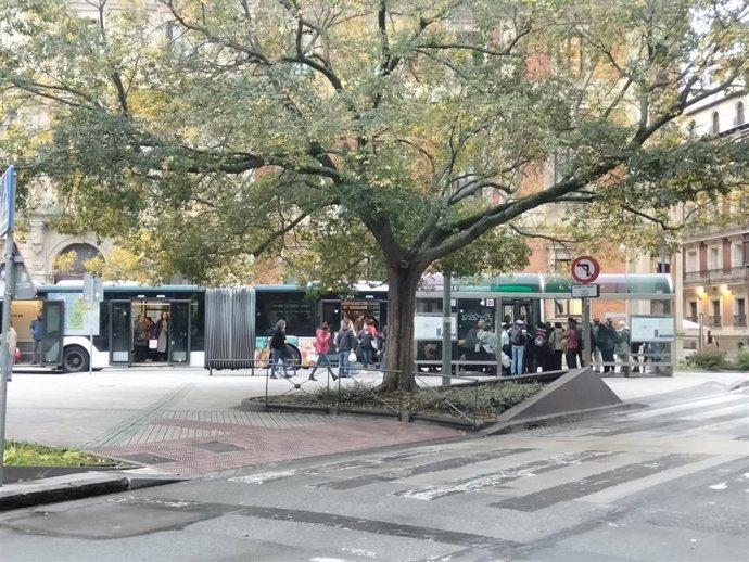 Archivo - Servicio de villavesa.