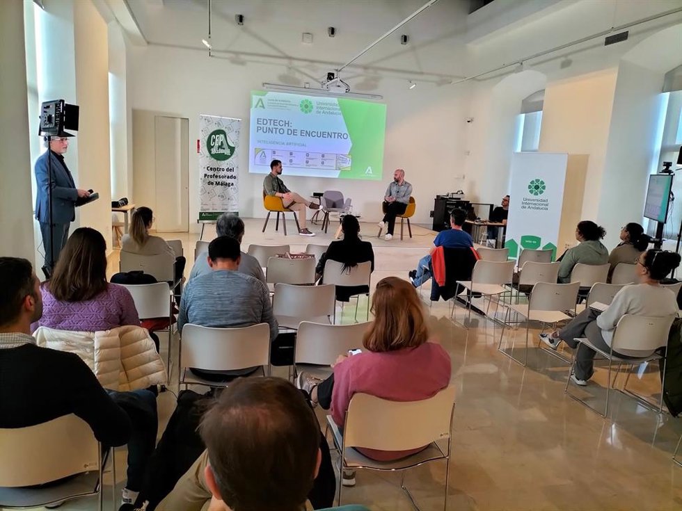 La UNIA ha finalizado el ciclo de conferencias 'EdTech. Espacio de encuentro', dirigido por el vicerrector de Innovación Educativa y Campus Virtual, Julio Ruiz Palmero, y organizado junto al Centro del Profesorado (CEP) de Mlaga