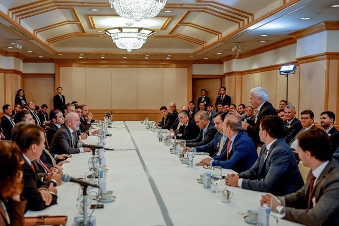 El presidente de Brasil se reúne con empresarios exportadores de carne para ampliar el comercio con Japón