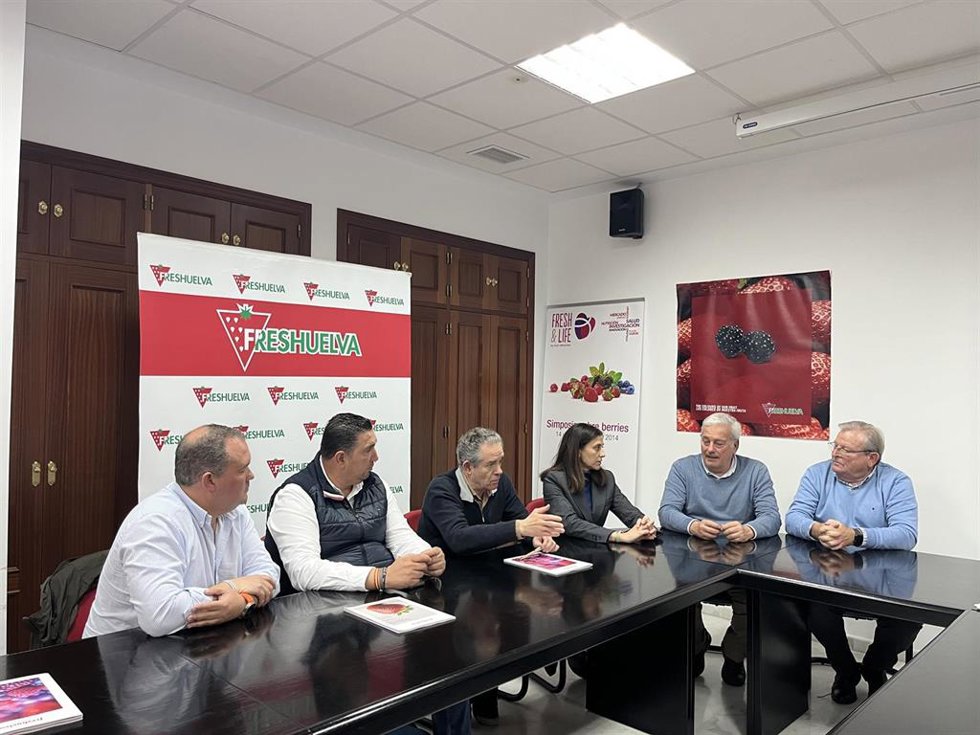 Reunión de los representantes de las organizaciones agrarias que conforman la Plataforma 'Agua para todos, alimentos para el Mundo'.