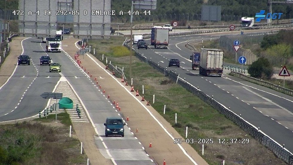 Zona de la A-4 donde ocurrió el accidente captada por una cámara de la DGT.