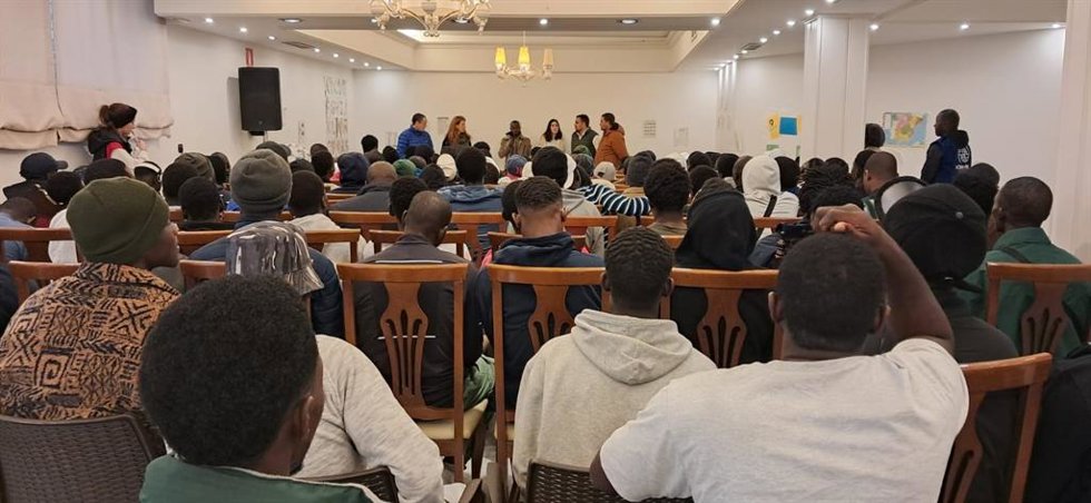 Proceso de selección de jóvenes de Mali para trabajar en el sector de los frutos rojos de Huelva.